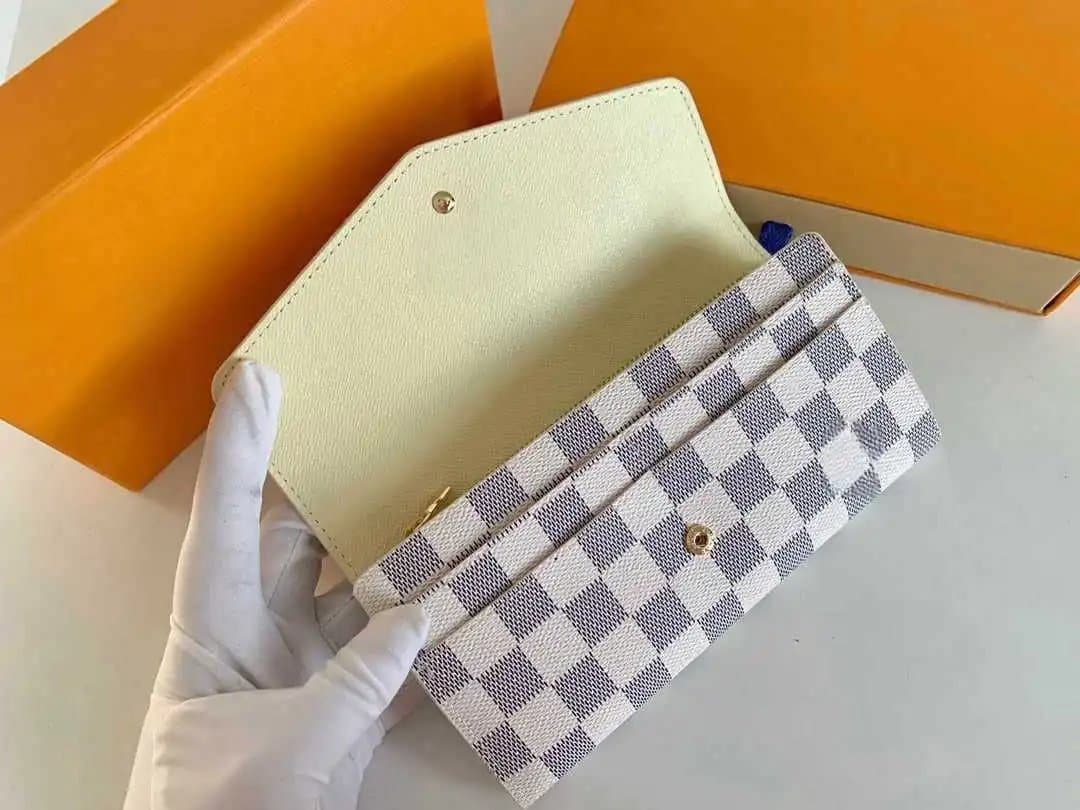 Louis Vuitton Pochette Multicolor Monogram — 19*10 · 白格
