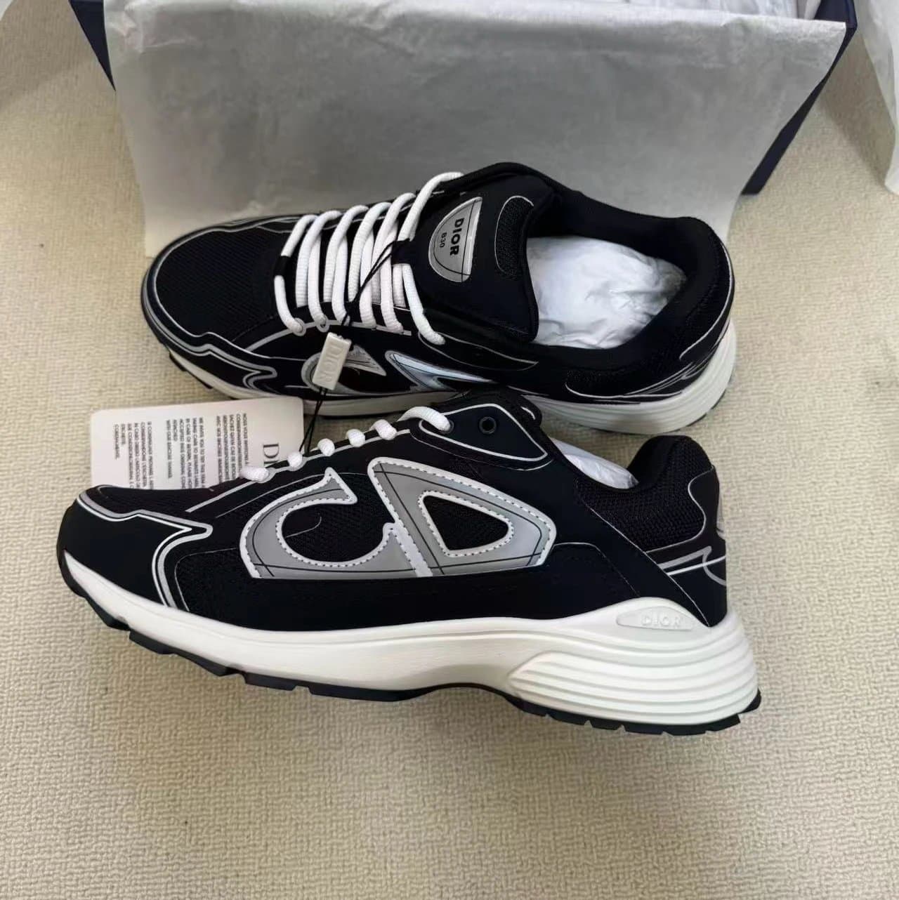 Prada Linea Rossa Sneaker Glossy Red and Mesh — 不退不换 · 24号：41码