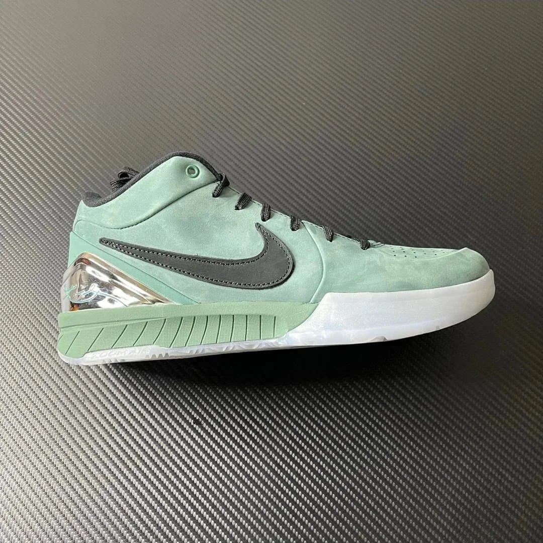 Kobe 4 Protro Snake Skin — S2版本 · 40-48.5 尺码备注 · 科比4电镀绿色FQ3545-300