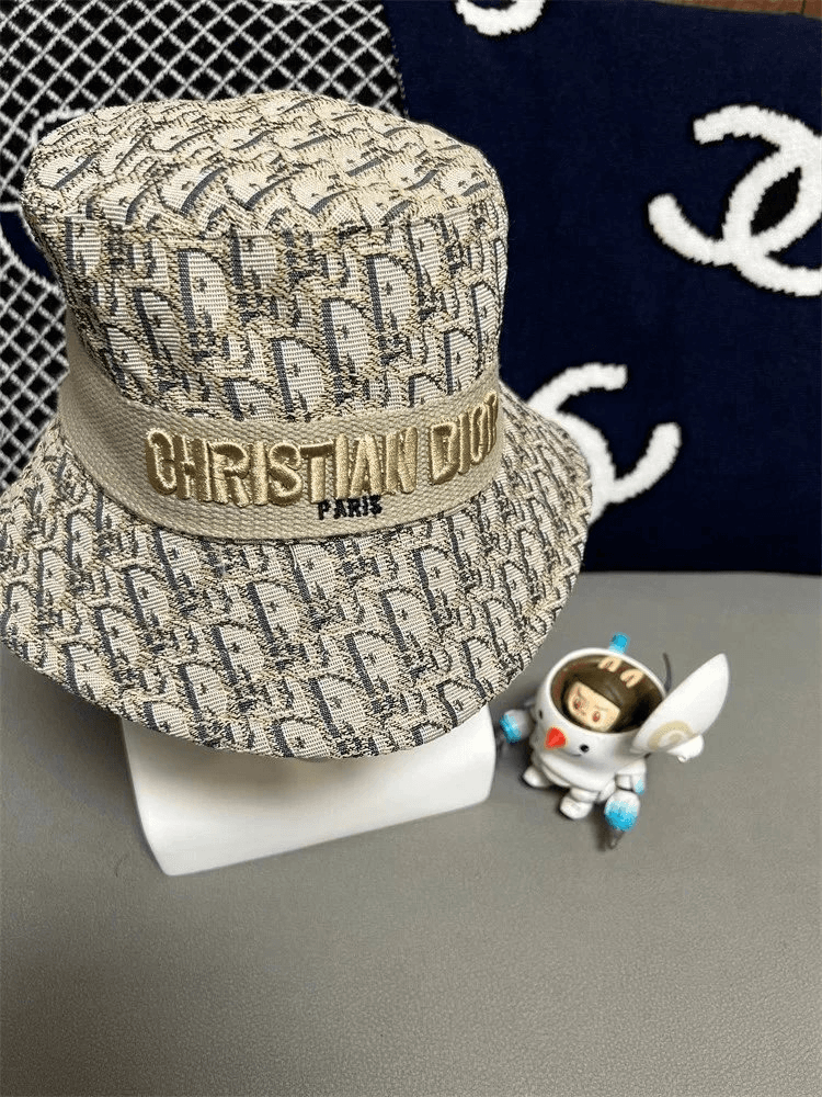Off-White Distressed Cap Industrial Deconstruction — 20