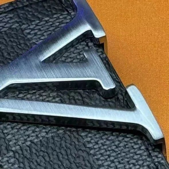 Louis Vuitton LV Initiales Wallet Monogram Eclipse — 黑格银扣
