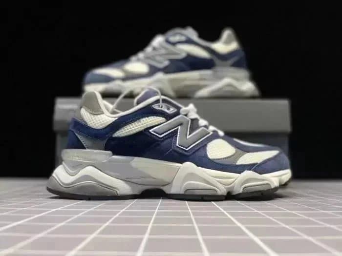New Balance 2002R Rainbow — 28