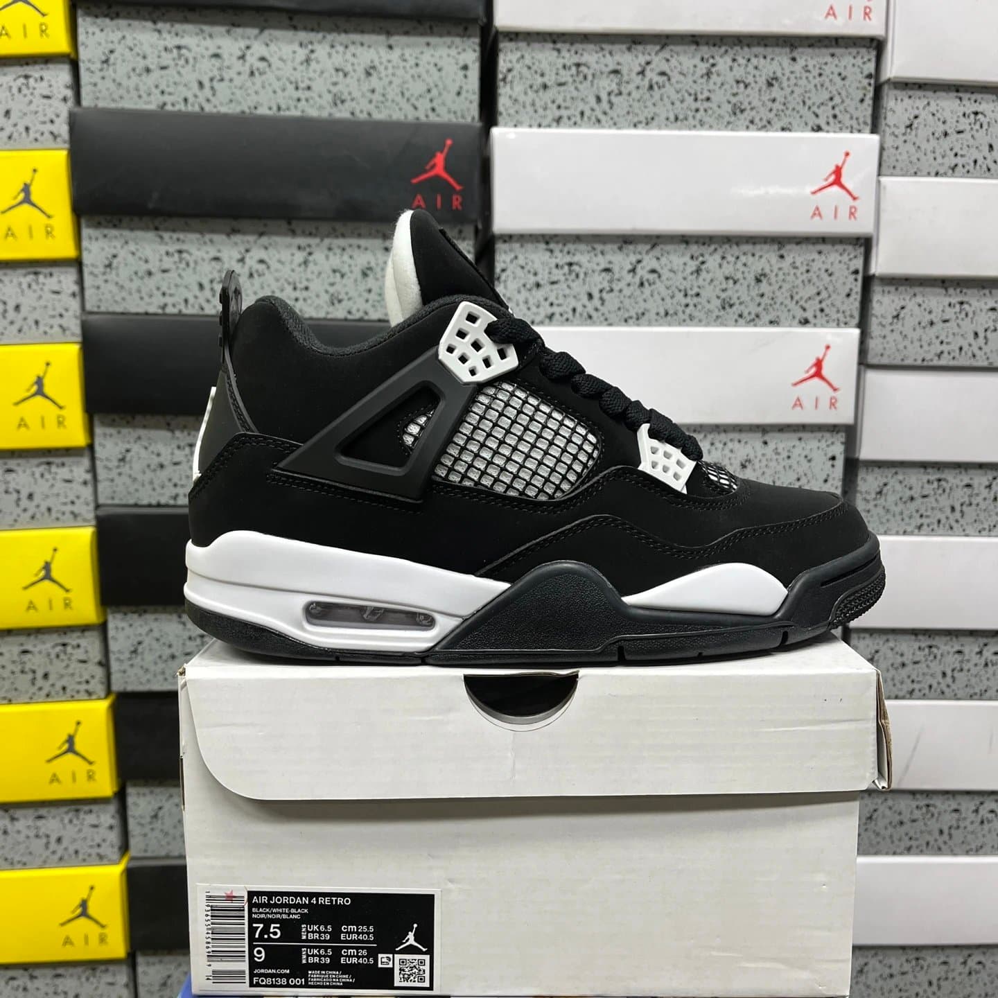 Air Jordan 4 Retro Bred