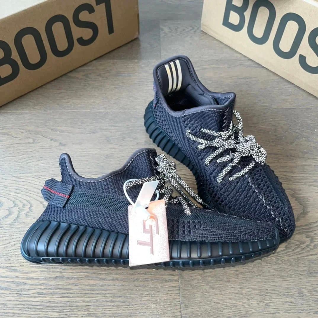 Yeezy Boost 350 V2 Zebra