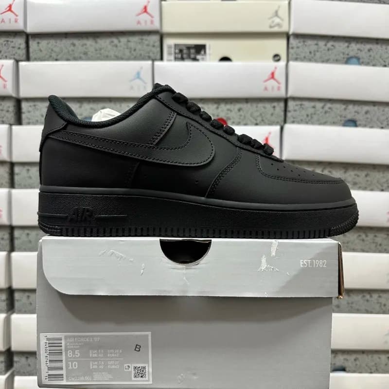 Nike Air Force 1 Low Triple Black