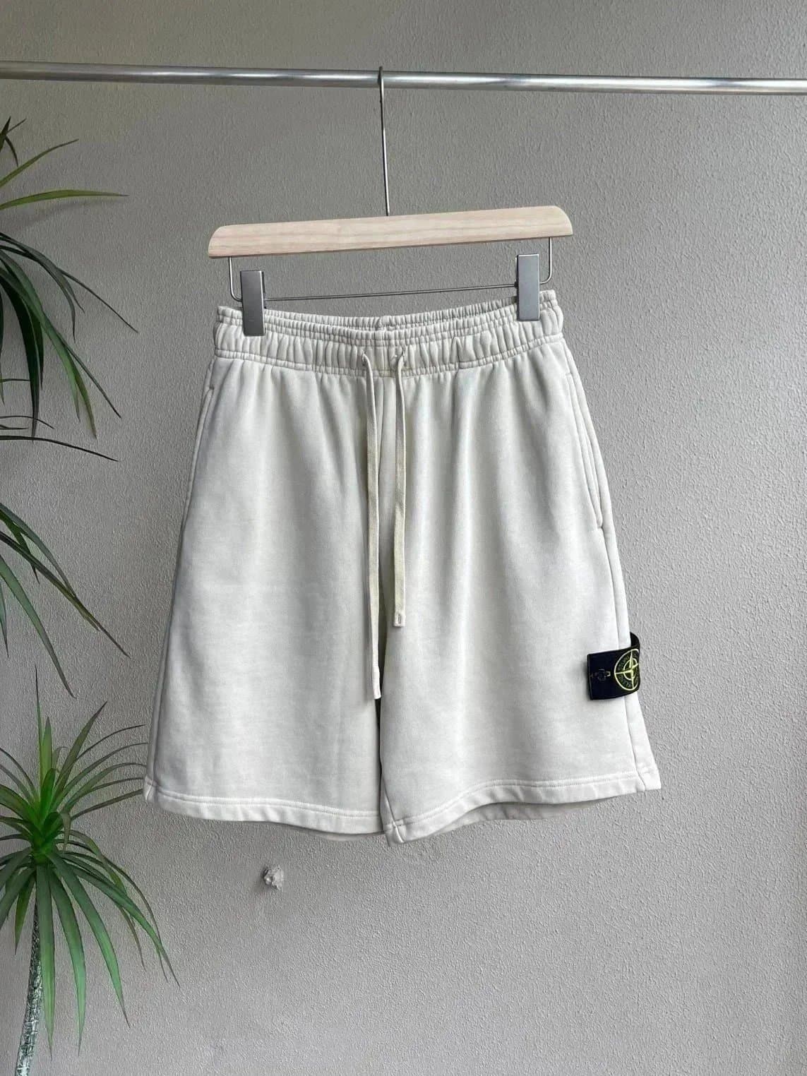 Stone Island Logo Patch Shorts Grey — 08