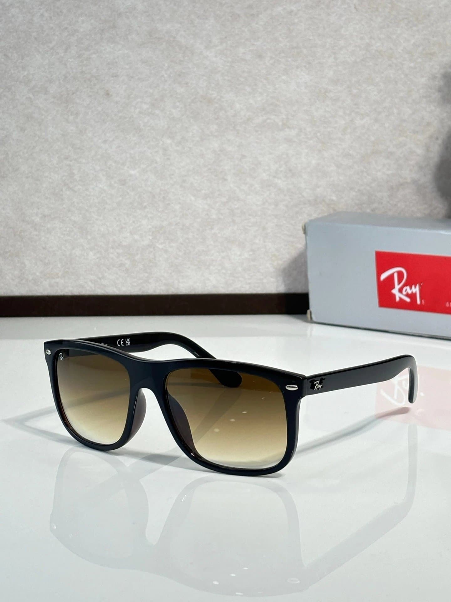 Ray-Ban Wayfarer Gradient Brown Lens