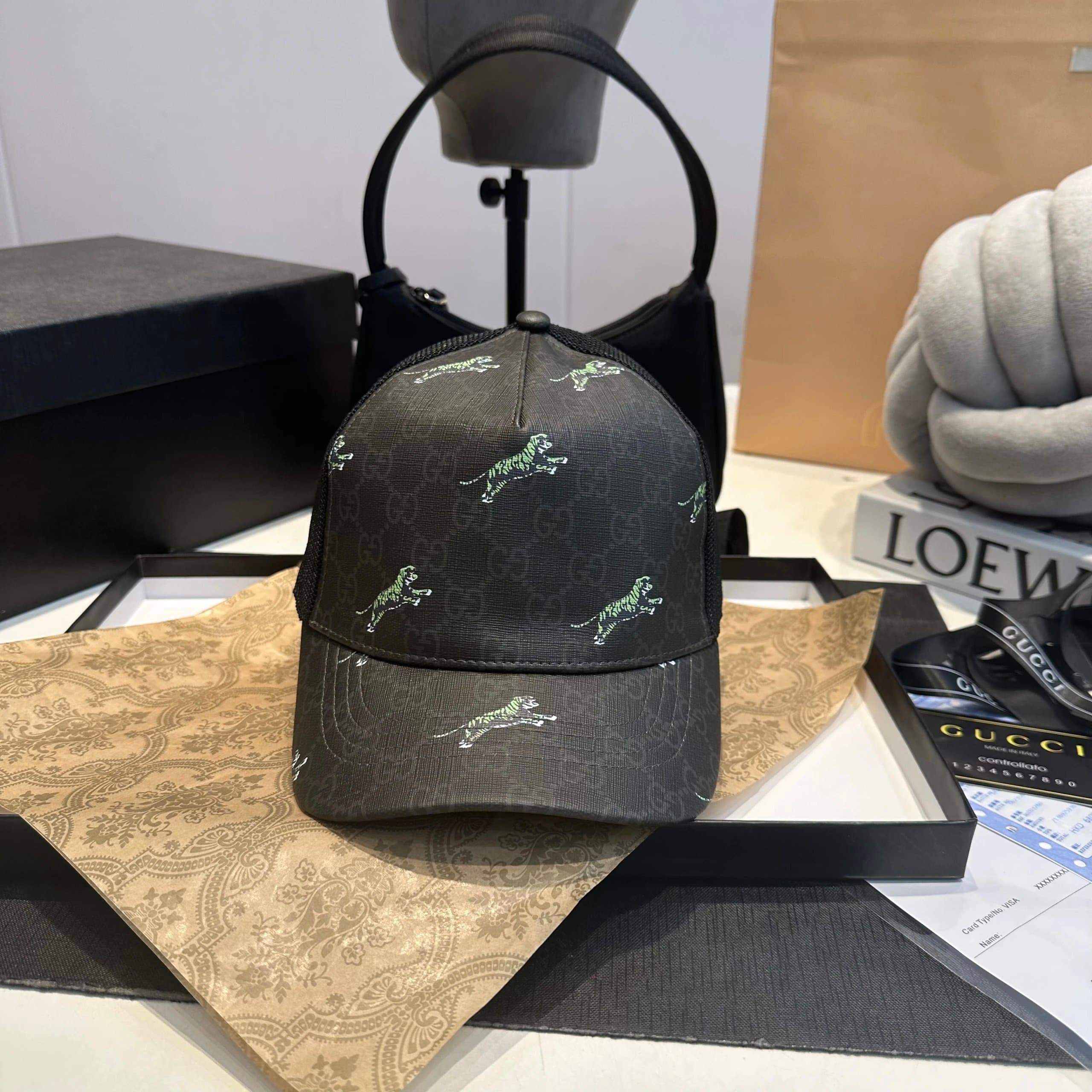Gucci Baseball Cap GG Monogram Dip-Dye — 33