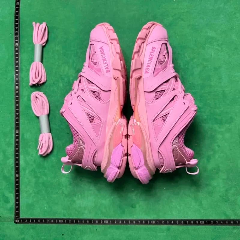 Balenciaga Triple S Light Blue — 粉色LED