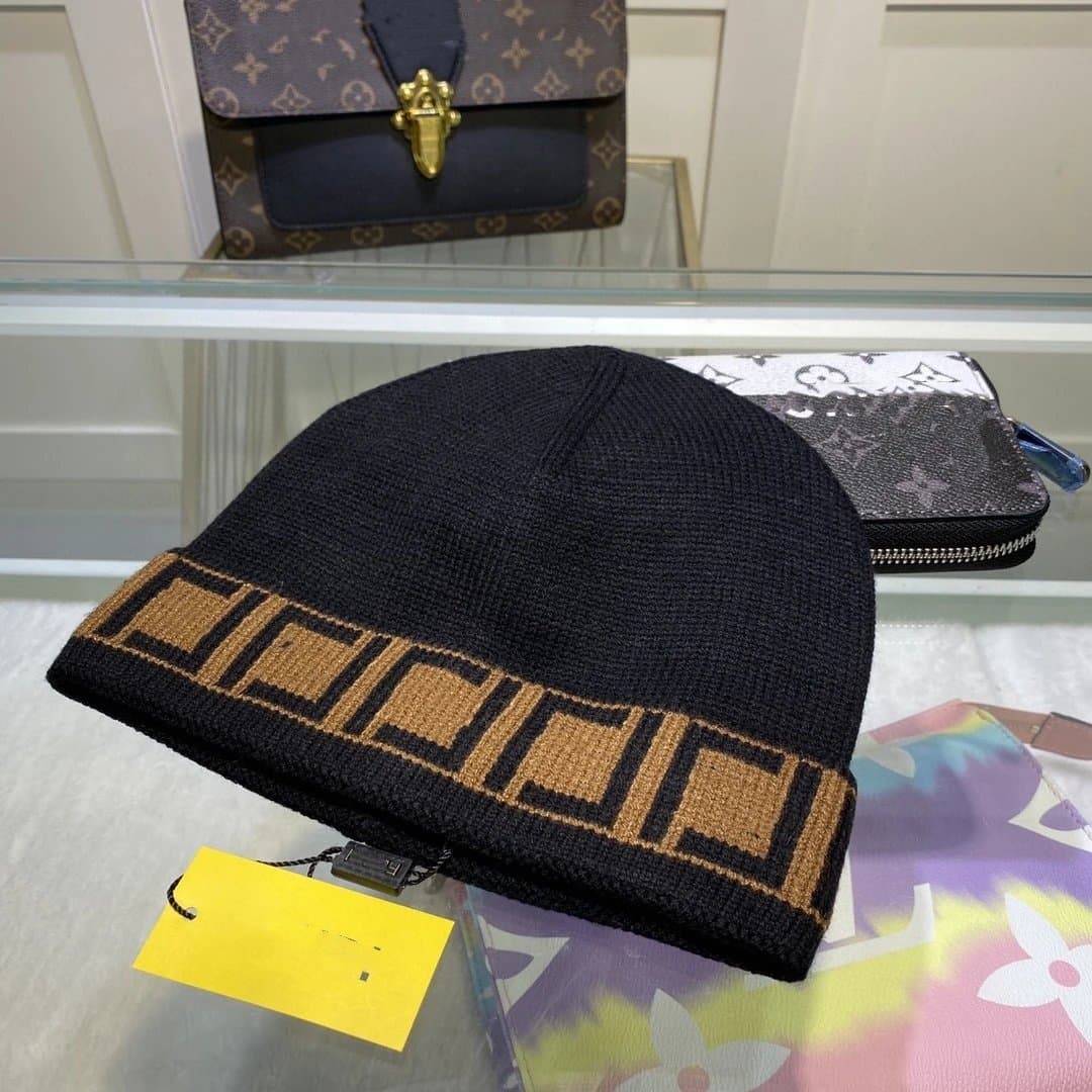 Burberry Monogram Knit Beanie Logo Intarsia — 03
