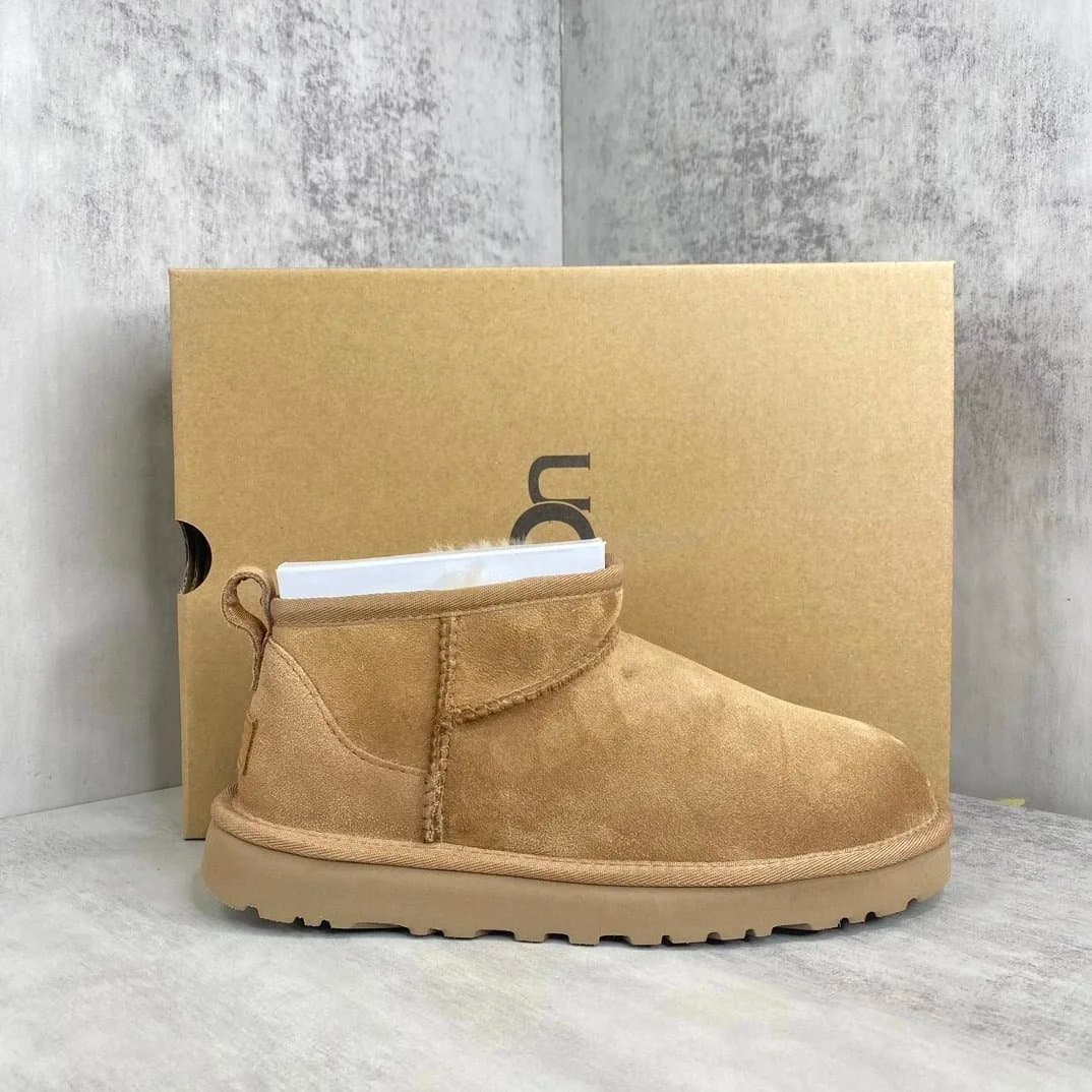 UGG Classic Mini Shearling Lined