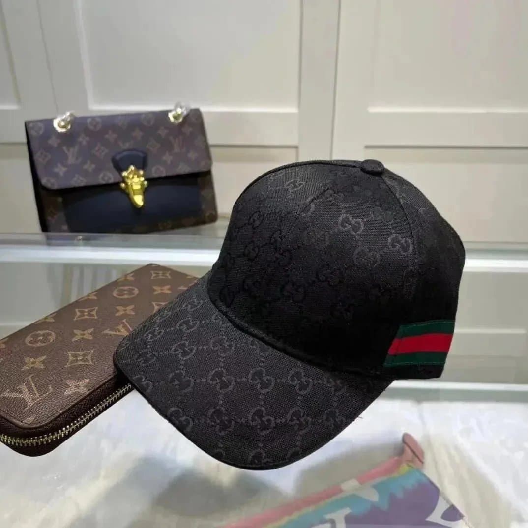 Gucci GG Supreme Cap Web Stripe