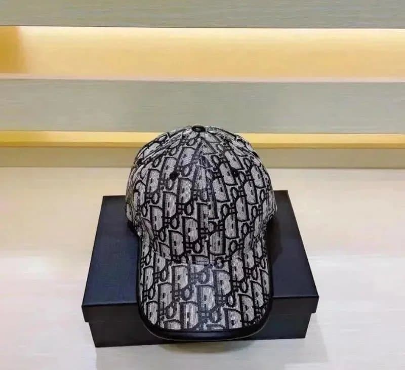 Fendi Baseball Cap FF Monogram — Dior 17-MZ016