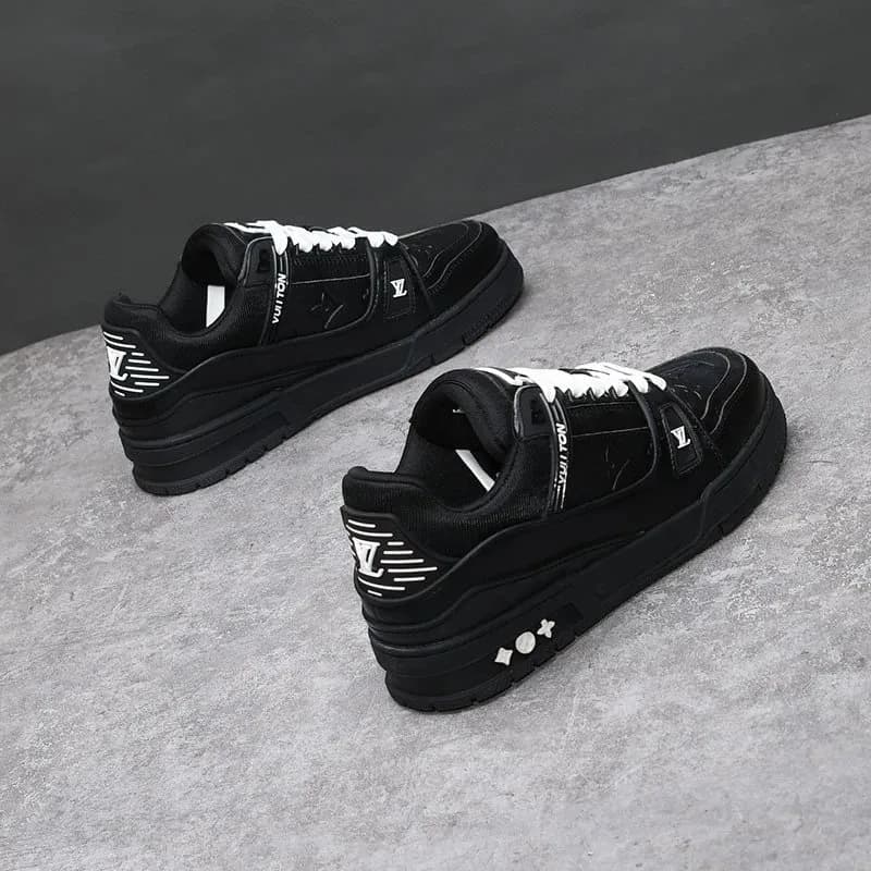Louis Vuitton LV Trainer Monogram Leather — 黑武士