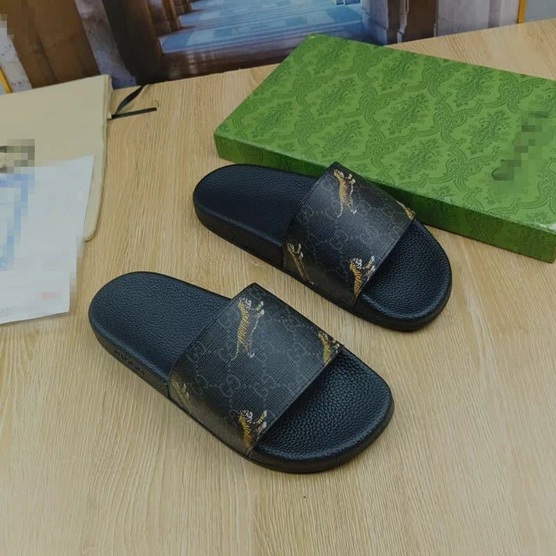 Gucci Tiger Slide GG Supreme with Tiger Print