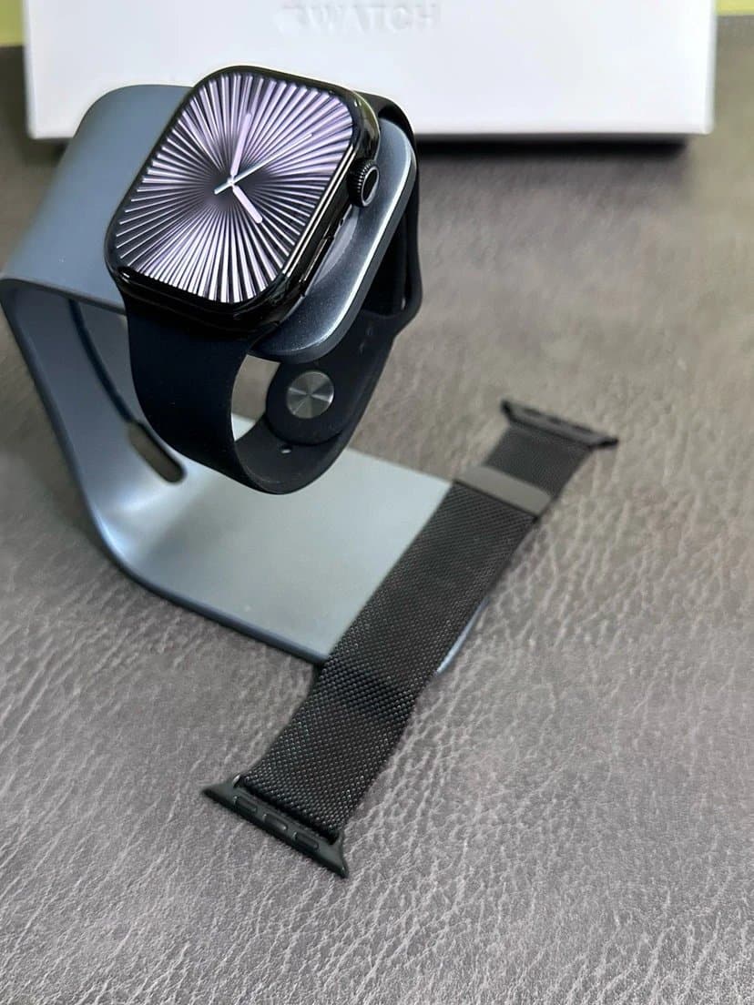 Apple Watch Ultra 2 Titanium with Alpine Loop — Watch S10-黑色