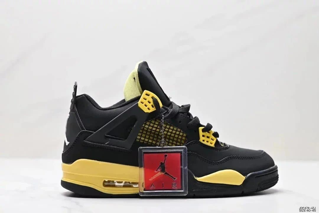 Air Jordan 4 Thunder