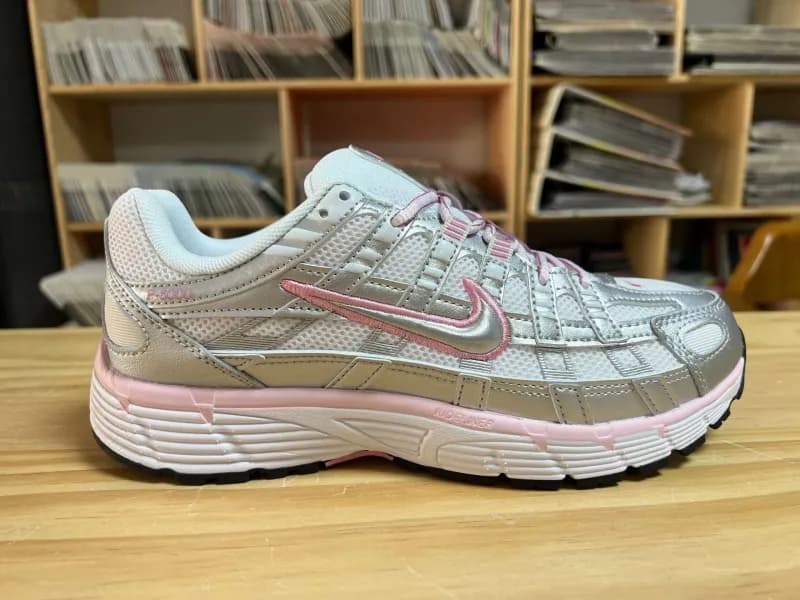Nike Air Max Plus Metallic Silver Pink