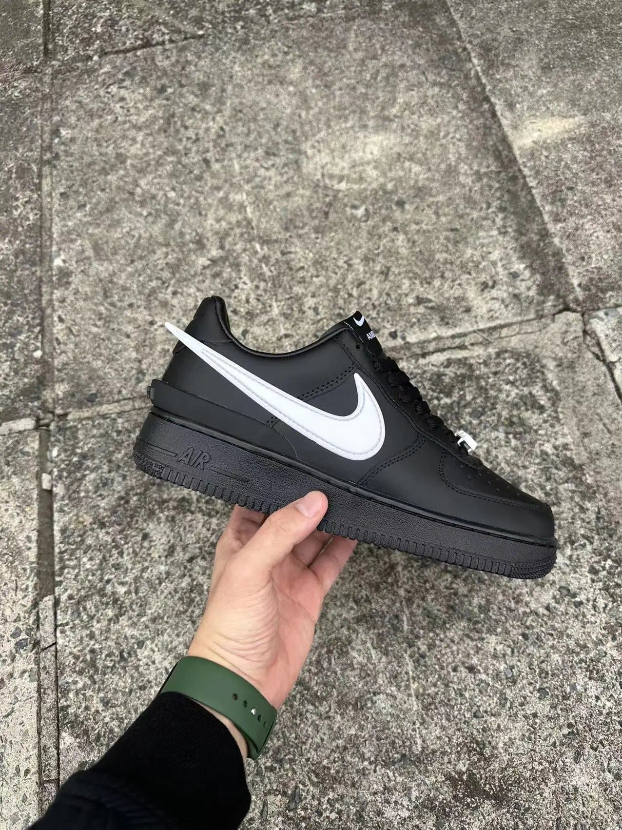 Nike Air Force 1 Low Supreme — 14