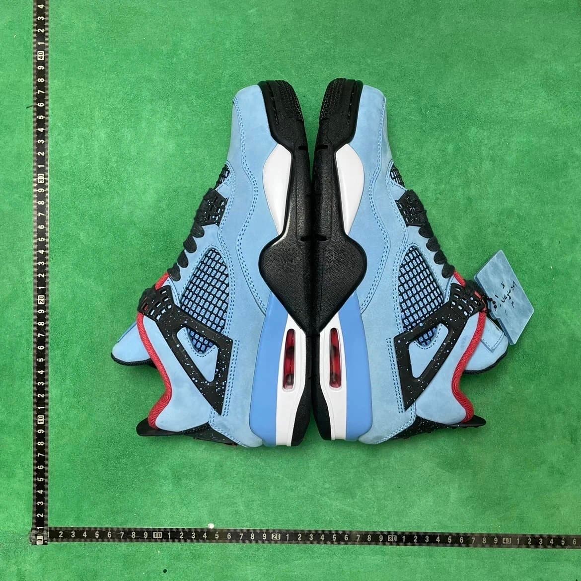 Air Jordan 4 Fire Red — 8号冰蓝308497 406