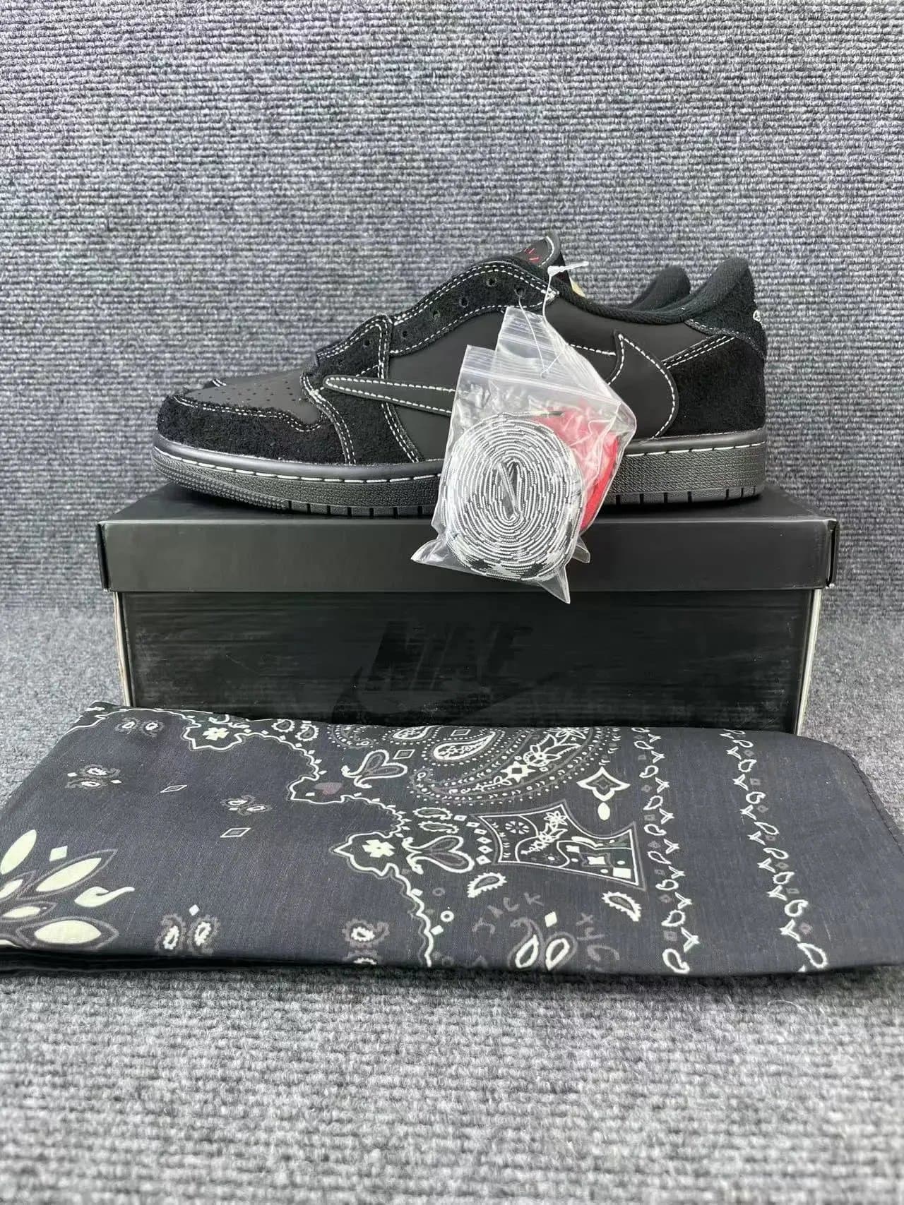 Nike × Travis Scott Dunk Low Reverse Mocha — 5.0黑 · 点此同意不退货