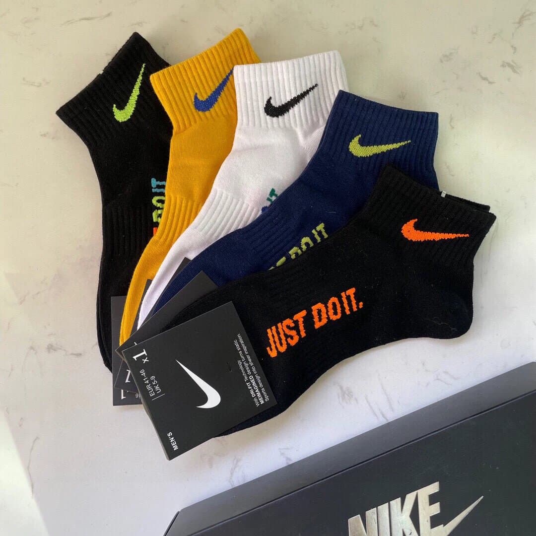 Nike Cushioned Ankle Socks Classic Logo — 29
