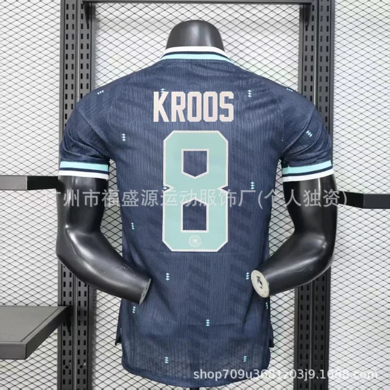 Home Jersey Kroos #8