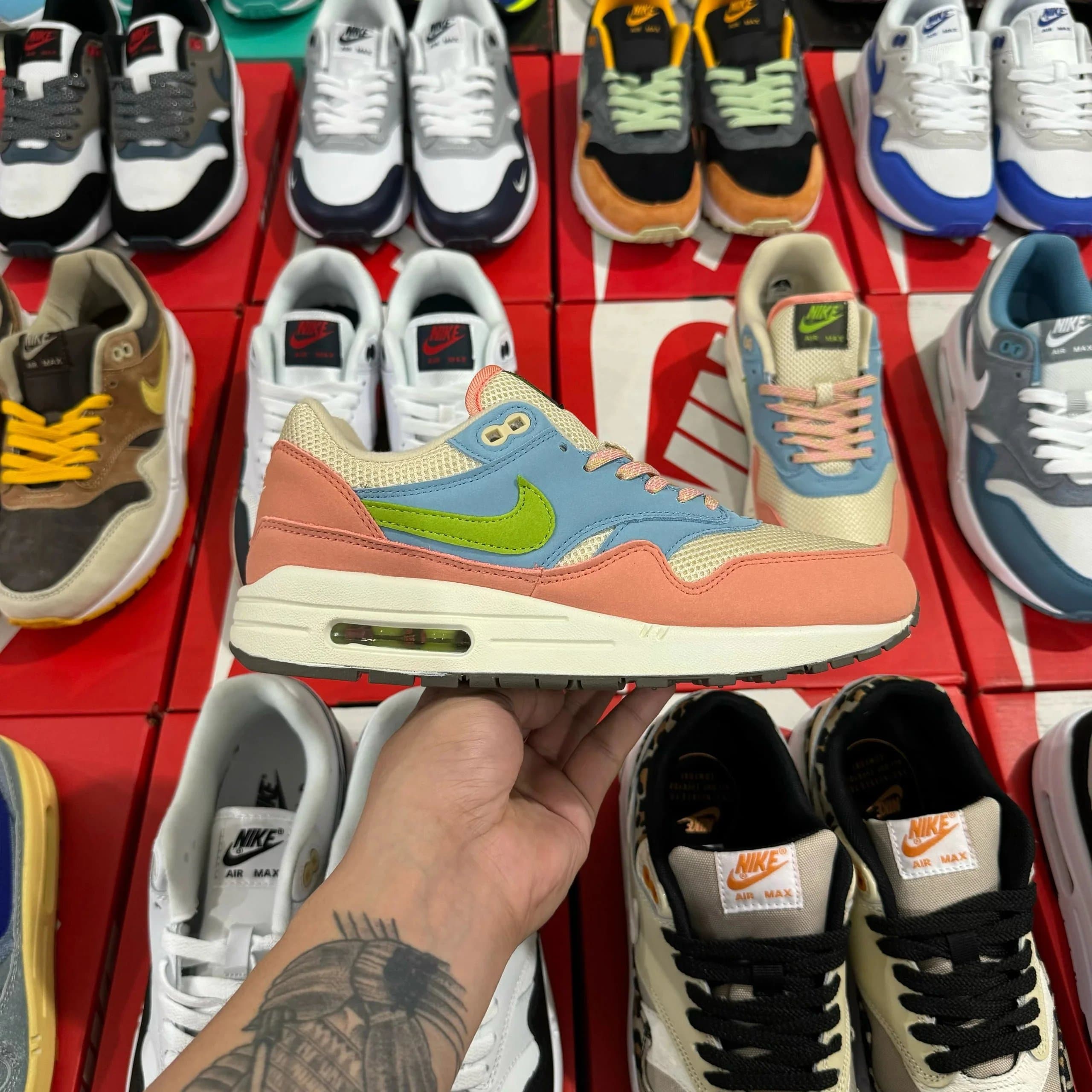 Nike Air Max 1 Wheat — 粉蓝色