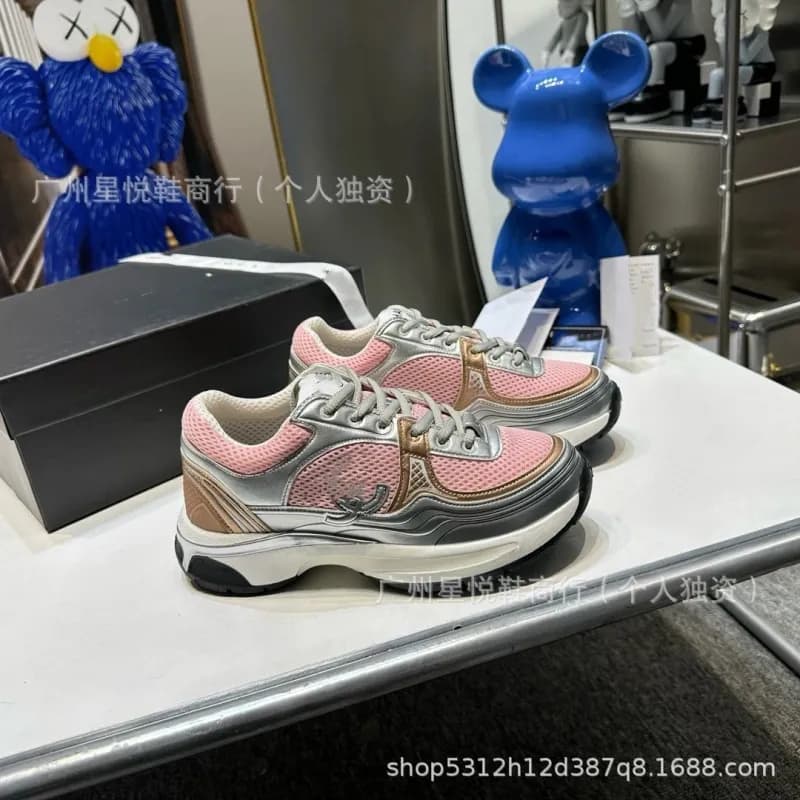 Chanel Sneaker Metallic CC Mesh — 粉色