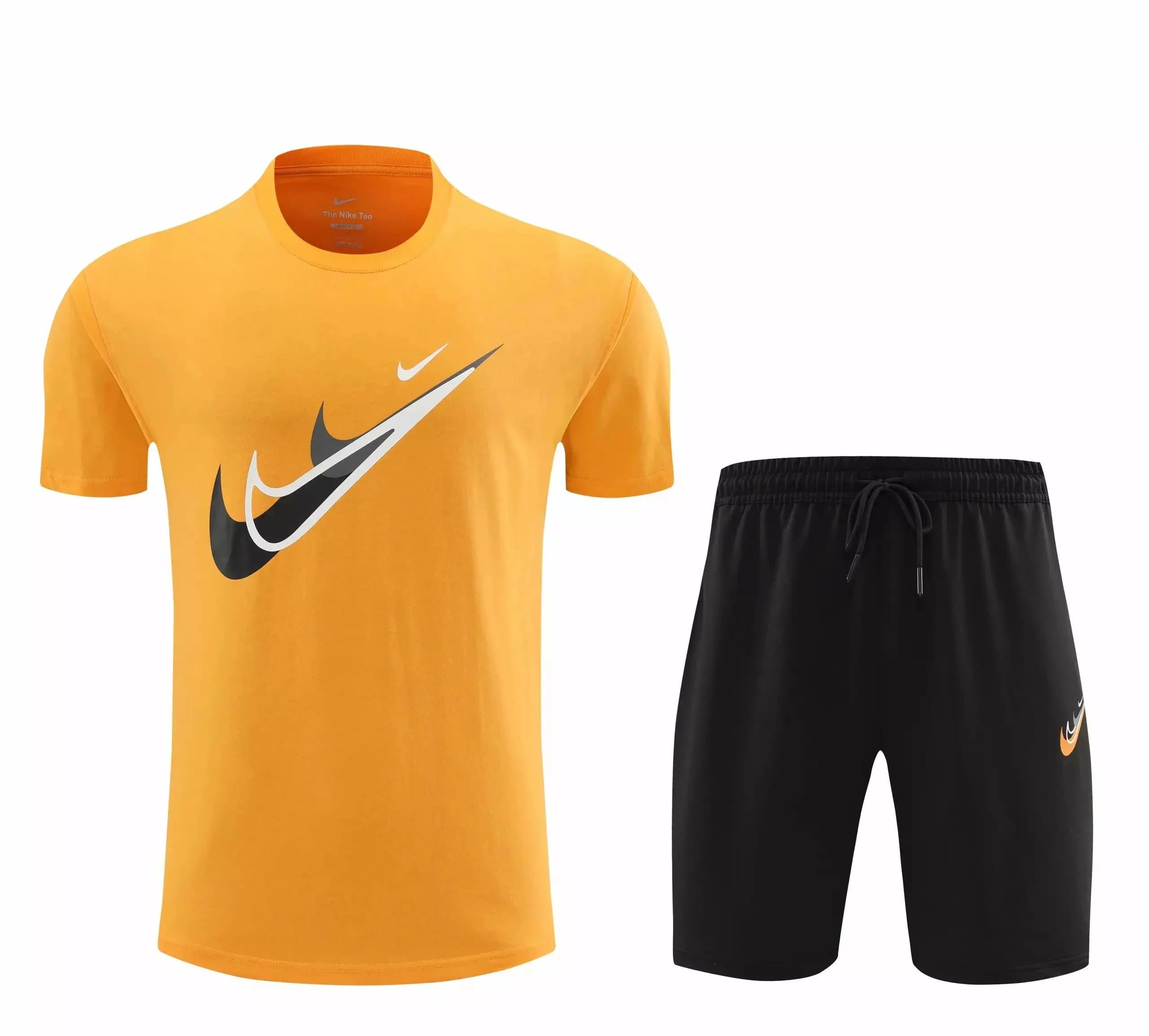 Nike T-Shirt & Shorts Set Swoosh Graphic