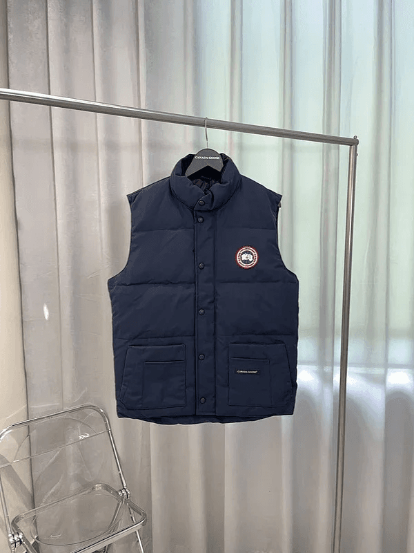 Canada Goose Puffer Vest Classic Fit