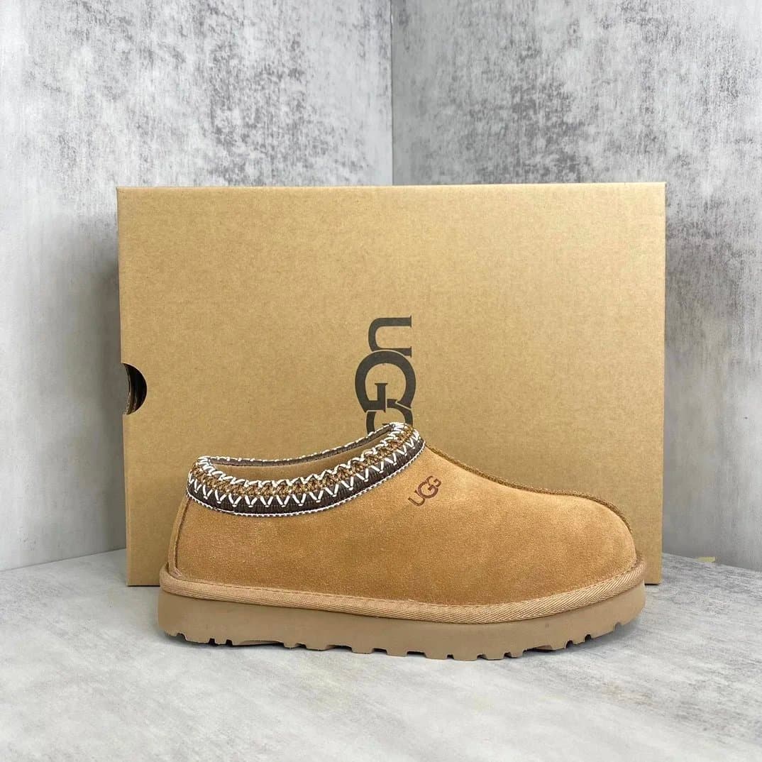 UGG Mini Platform Classic Suede — 09