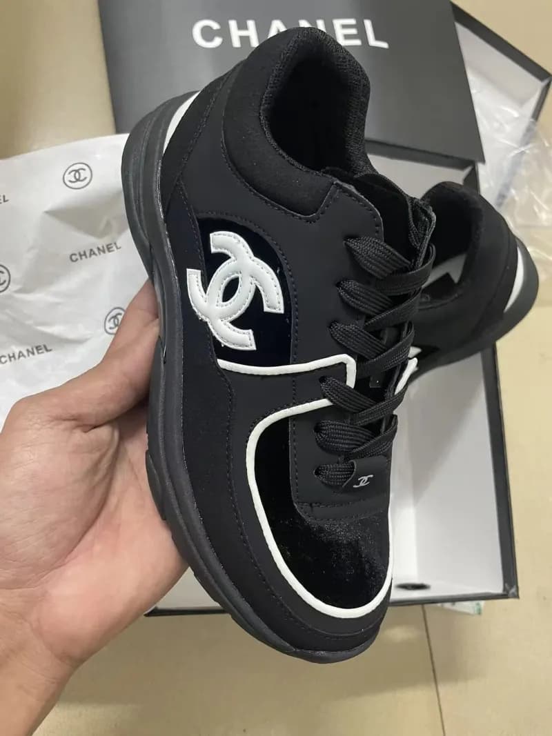 Chanel Sneaker CC Logo