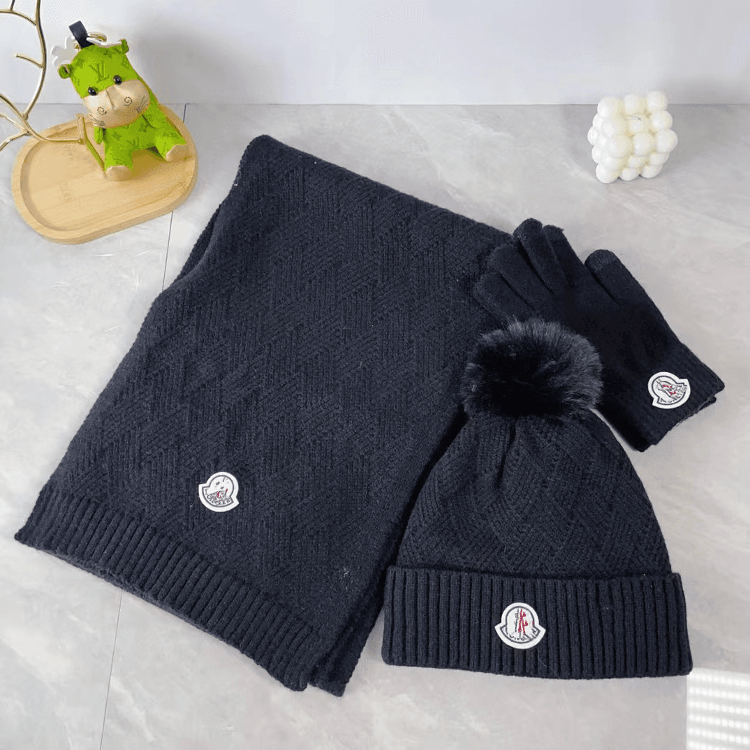 Louis Vuitton × Off-White Checkered Scarf and Beanie Set Monogram Grid — 均码 · M蒙三件套黑