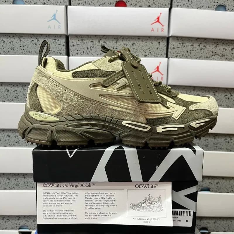 Off-White c/o Virgil Abloh Desert