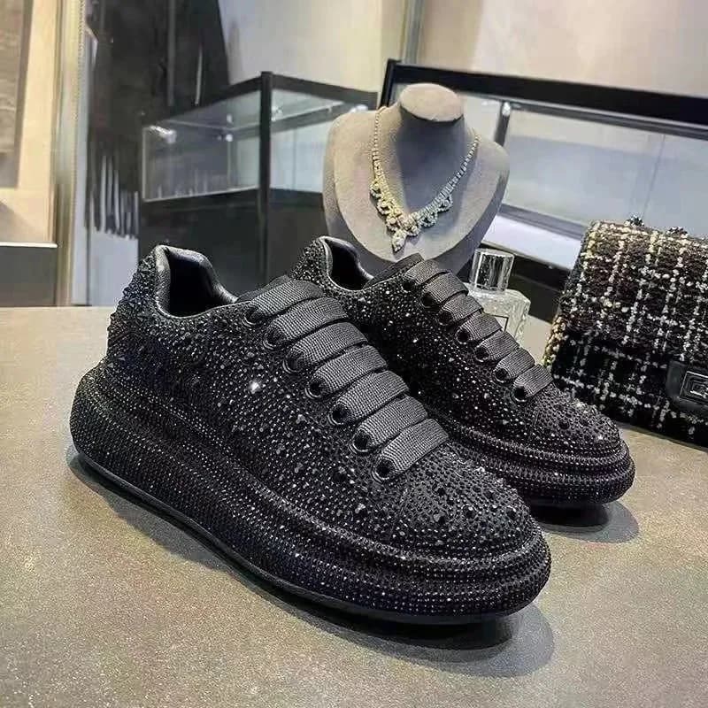 Alexander McQueen Sneaker White with Black Heel Tab — 黑钻