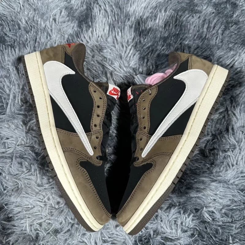 Nike Dunk Low Travis Scott Reverse Mocha
