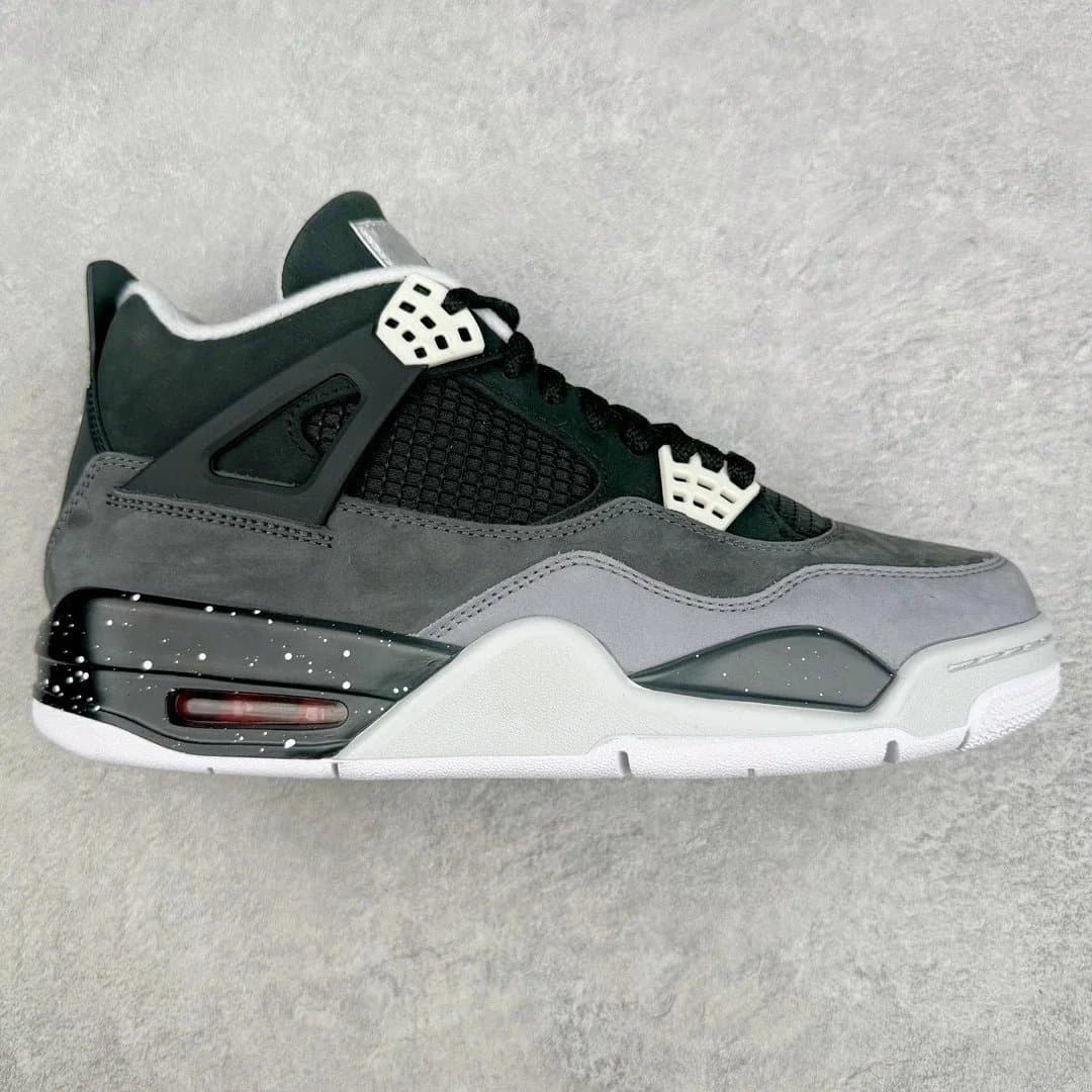 Air Jordan 4 Thunder