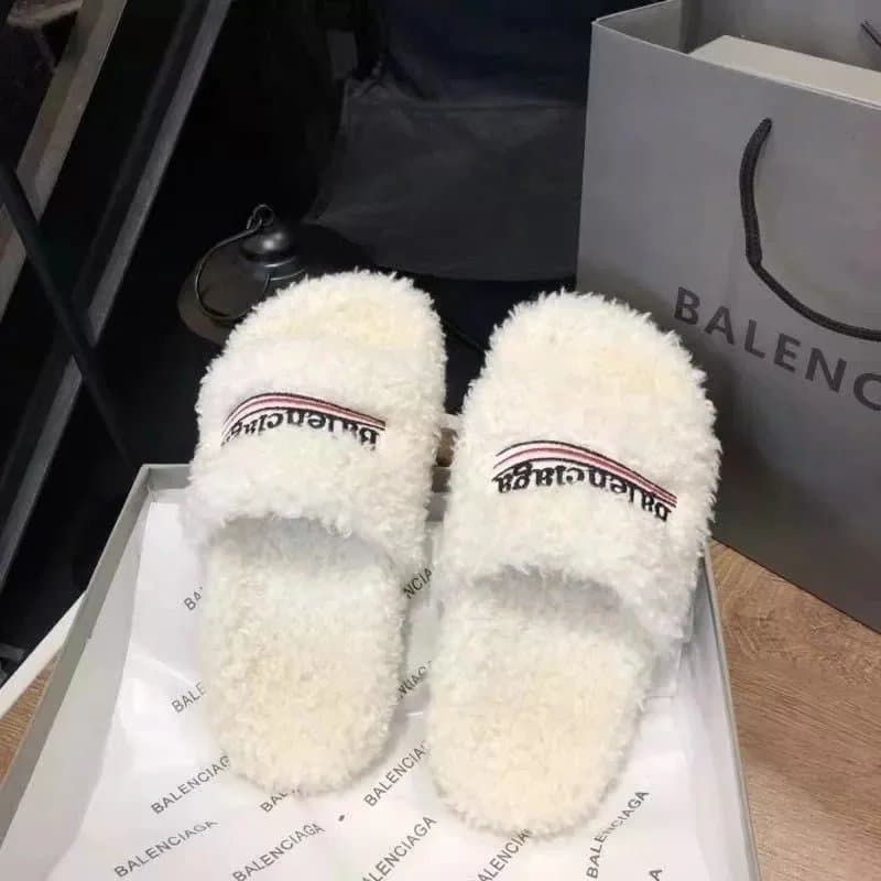 Balenciaga Logo Slides Fluffy