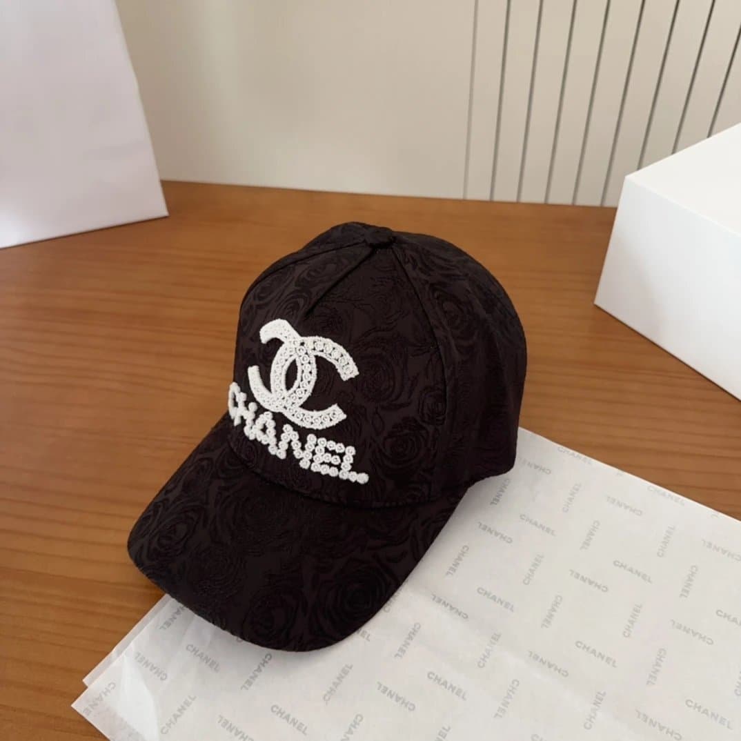 Gucci Bucket Hat GG Monogram — AS117