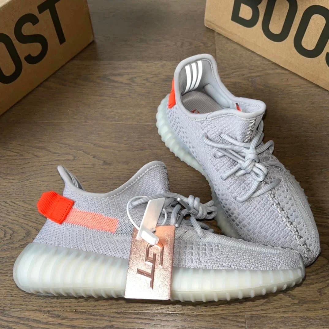 Yeezy Boost 350 V2 Zebra