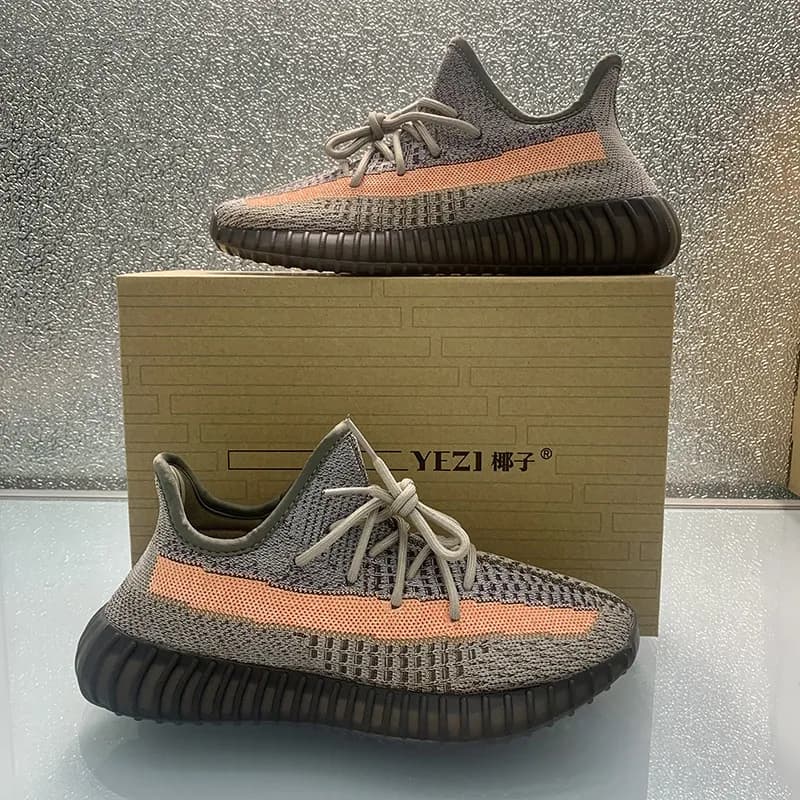 Yeezy Boost 350 V2 Zebra — 火山灰（三条杠）