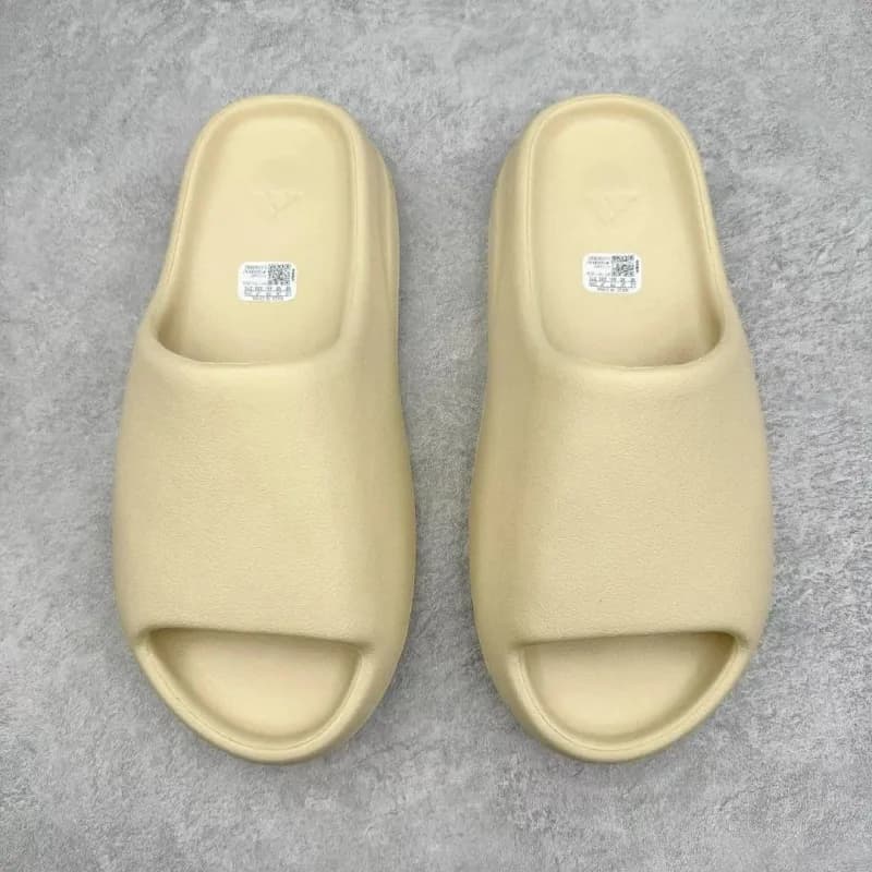 Yeezy Slide Bone