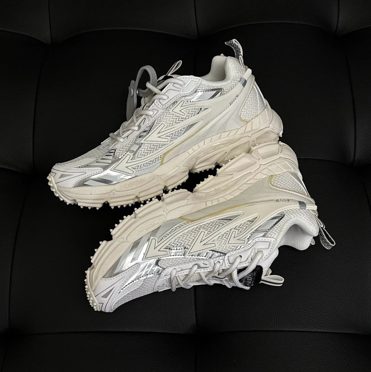 Off-White Diagonal Volt Green — OF8