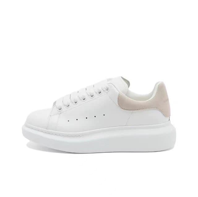 Alexander McQueen Sneaker Iridescent Heel — 粉绒尾