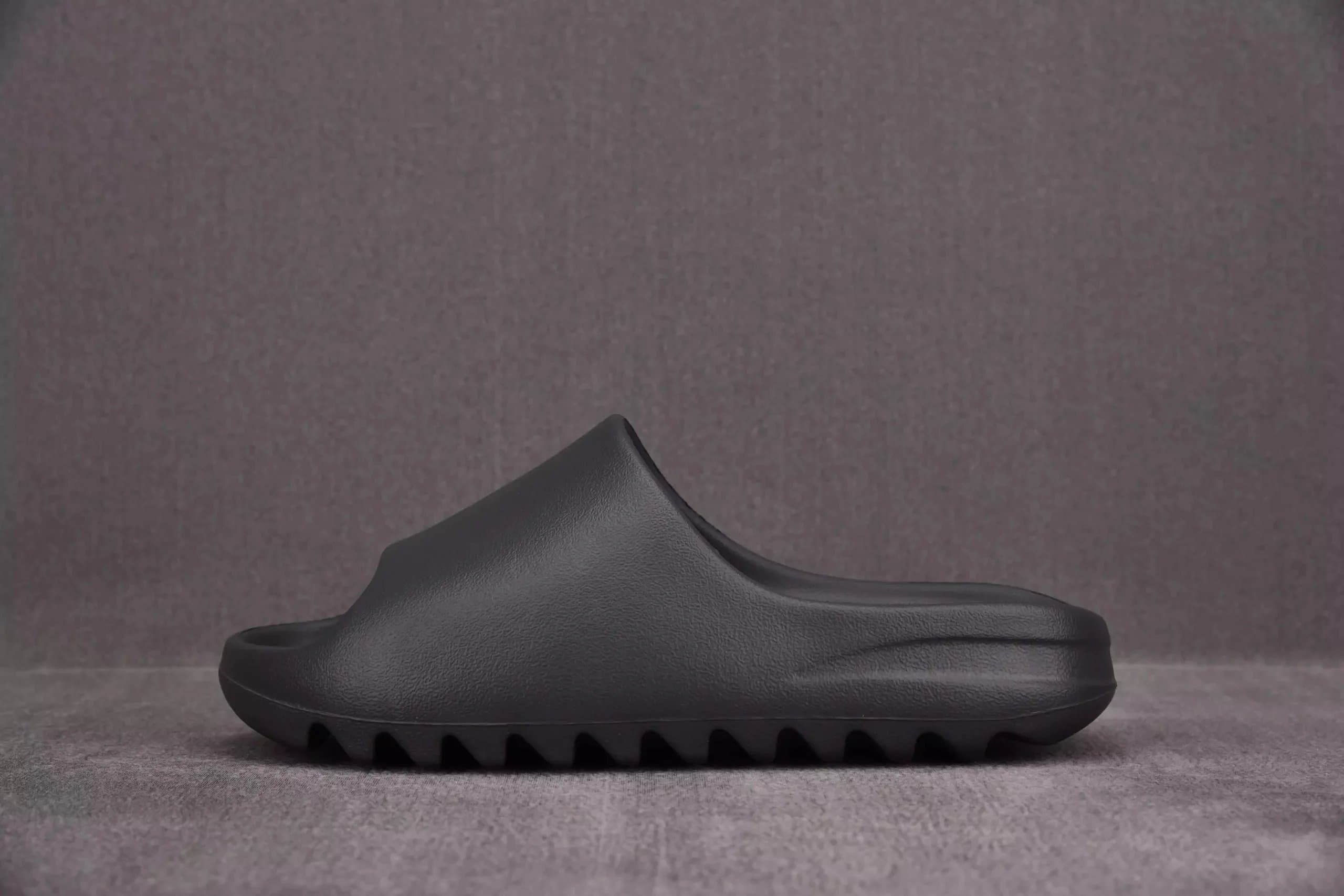 Yeezy Slide Onyx