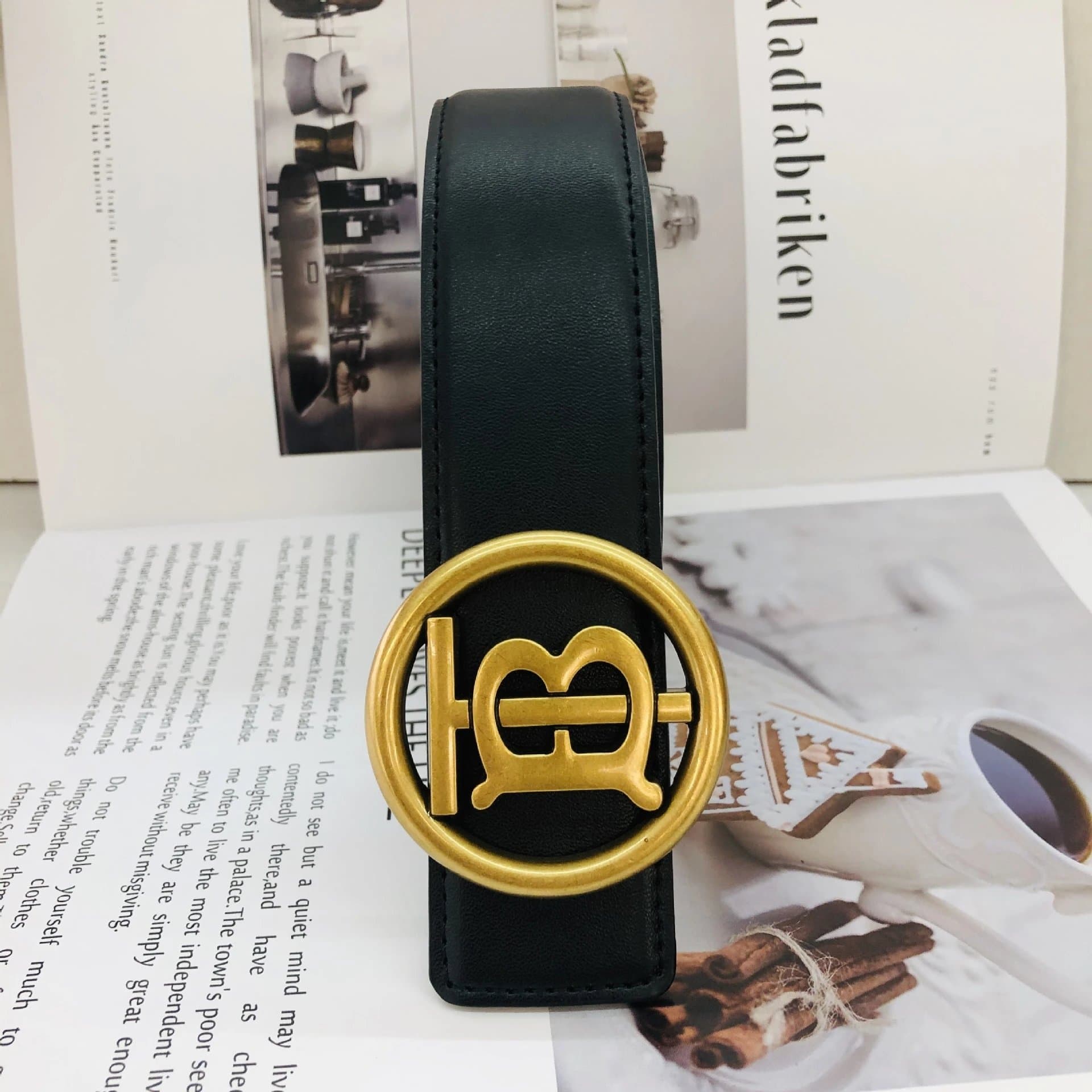 Burberry Monogram Belt Check Print — 圆TB黑平纹古铜