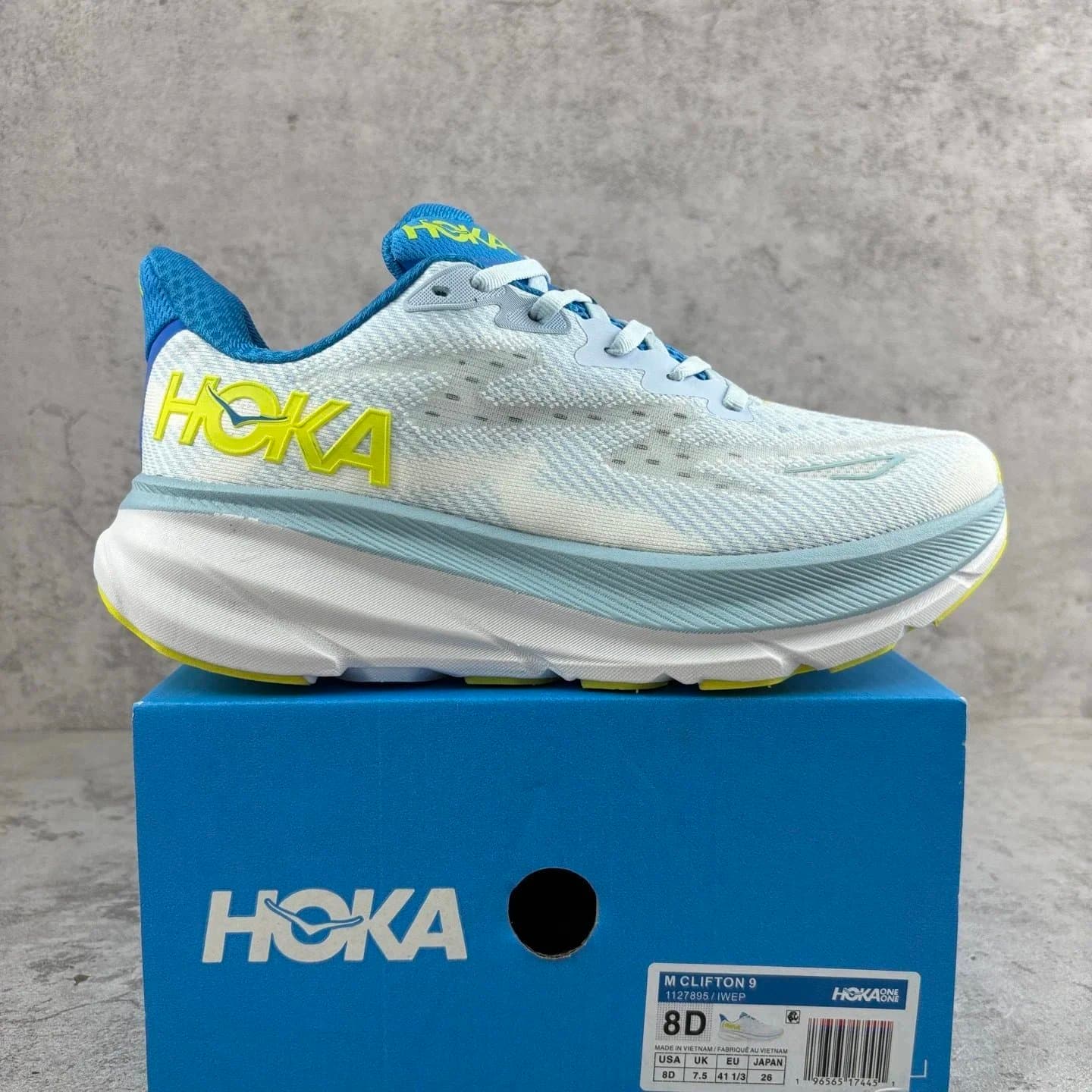 Hoka Clifton 9 IWE