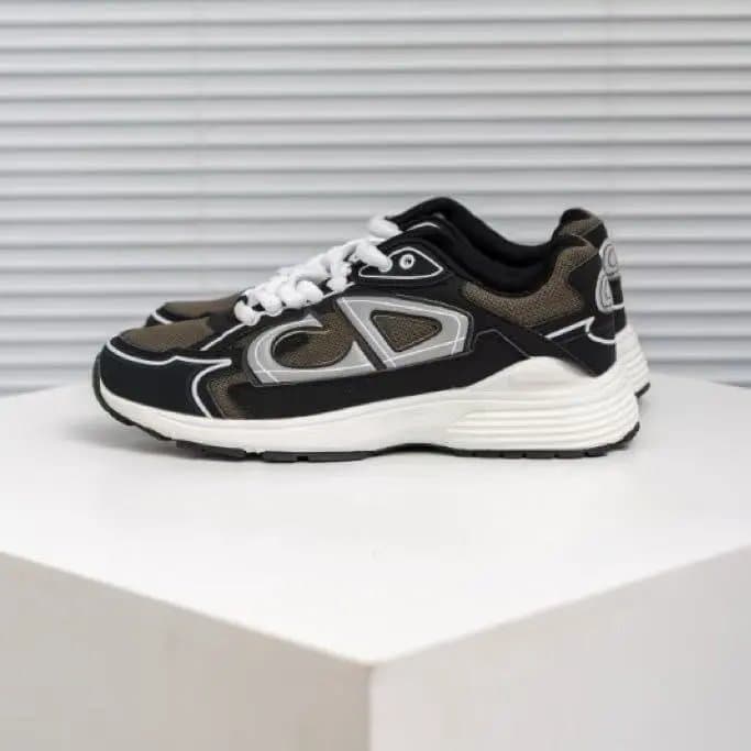 New Balance 2002R Grey — 黑绿色
