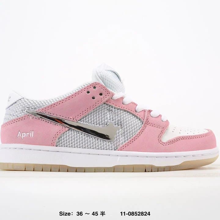 Nike × Travis Scott SB Dunk Low April